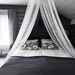 Miilia Maalaismajoitus Ja Couette-café *