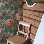 Couette-café Miilia Maalaismajoitus Ja Karijoki