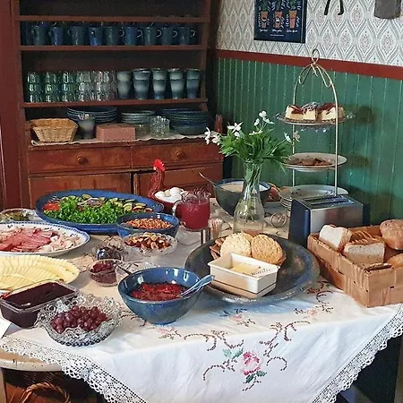 Miilia Maalaismajoitus Ja Couette-café *