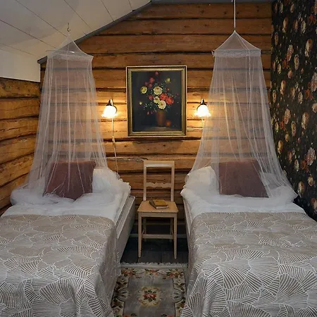 Couette-café Miilia Maalaismajoitus Ja Karijoki