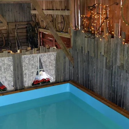 Miilia Maalaismajoitus Ja Couette-café Karijoki