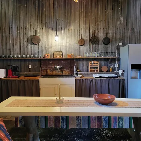 Couette-café Miilia Maalaismajoitus Ja Karijoki