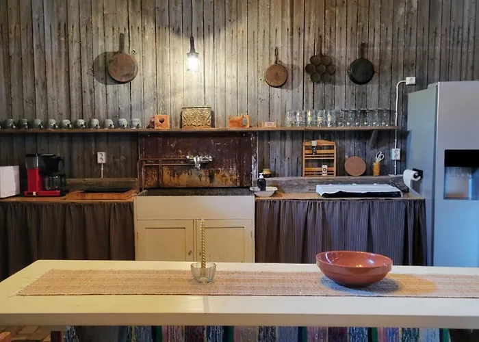 Bed & Breakfast Miilia Maalaismajoitus Ja Karijoki